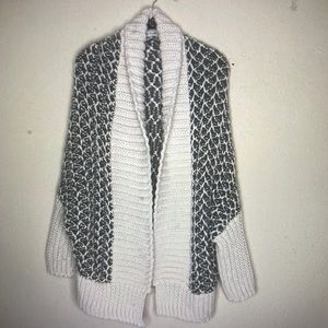 Simply. Noelle Cardigan Sweater.